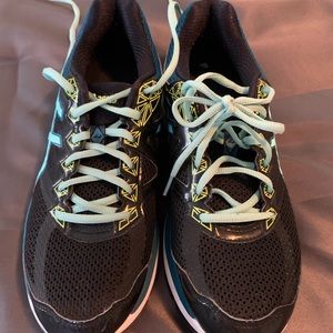 Asics GT2000 women’s sneaker SZ 10